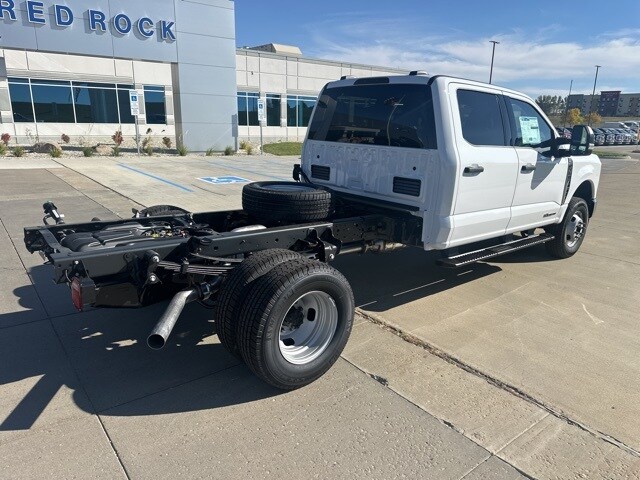 2026 Ford F-350 XLT photo 2