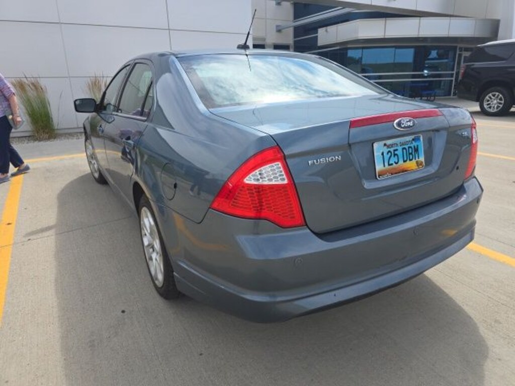 Used 2011 Ford Fusion SE Sedan