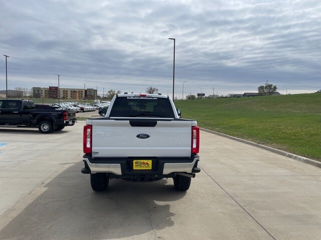 2025 Ford F-250 XLT photo 4