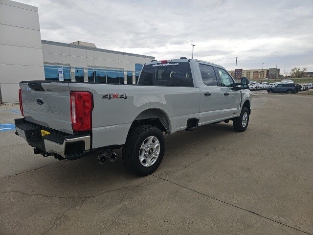 2025 Ford F-250 XLT photo 3
