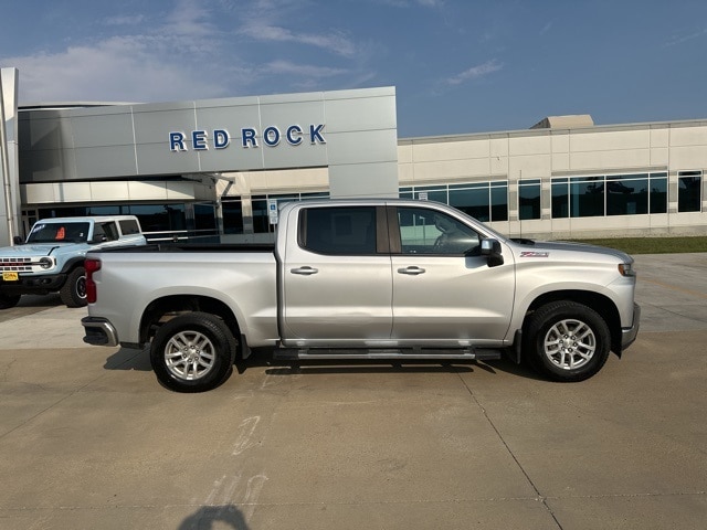 Used 2020 Chevrolet Silverado 1500 LT with VIN 3GCUYDEDXLG209324 for sale in Dickinson, ND