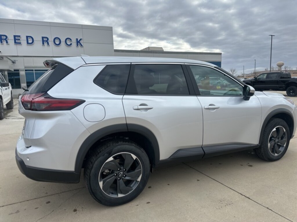 Used 2024 Nissan Rogue SV SUV