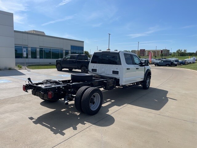 2025 Ford F-550 XL photo 3