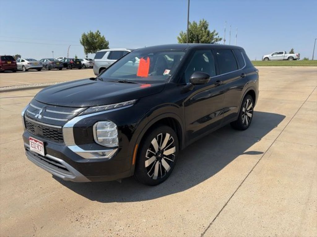 Certified 2025 Mitsubishi Outlander SE SUV