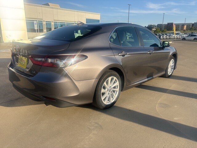 2024 Toyota Camry LE photo 3