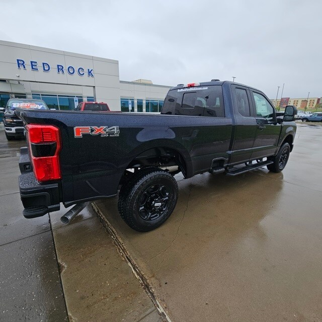 2025 Ford F-350 XL photo 2