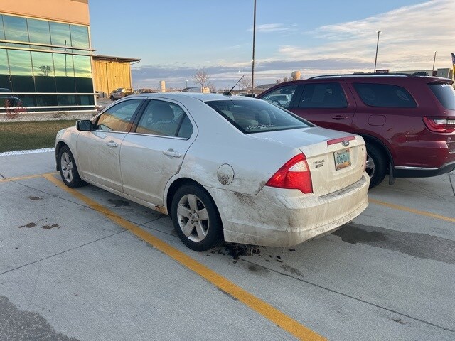 2011 Ford Fusion SE photo 2