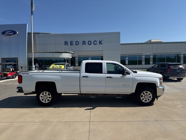 2015 Chevrolet Silverado 2500HD LT photo 2