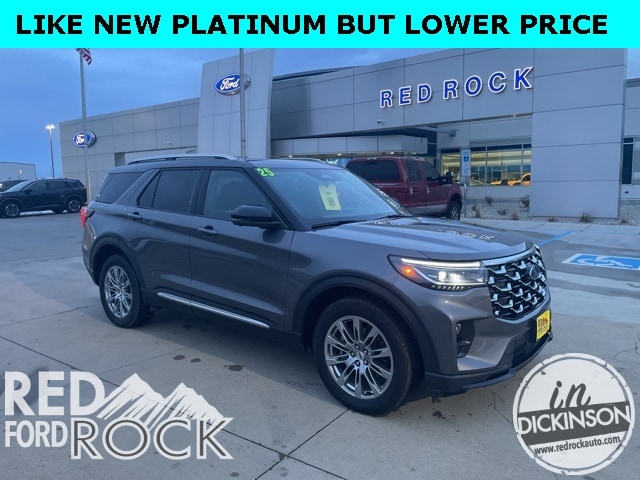 2025 Ford Explorer Platinum's photo