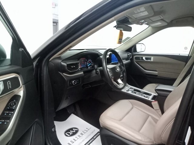 2023 Ford Explorer XLT photo 4