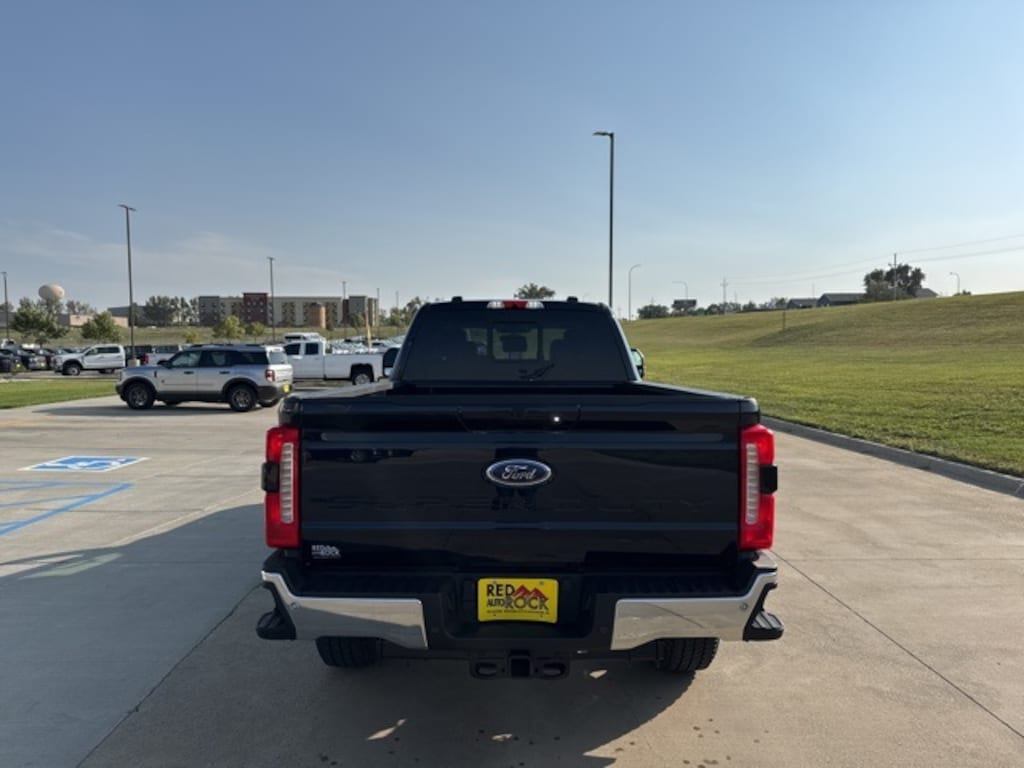 New 2025 Ford F-350 Lariat Truck Crew Cab