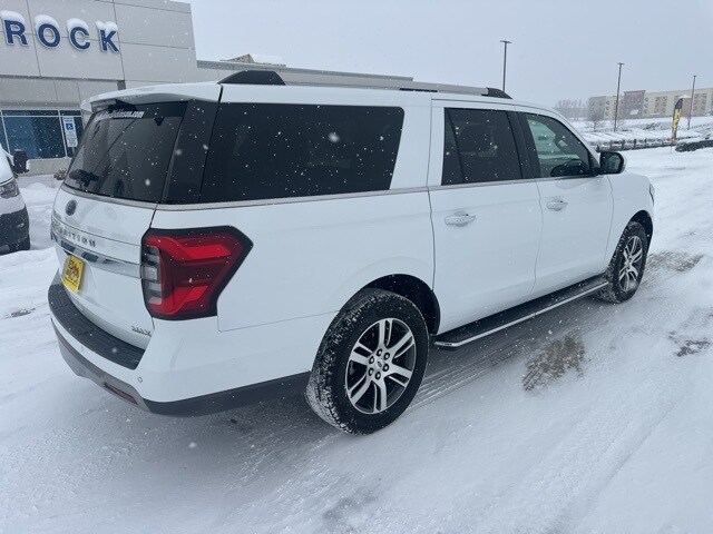 2022 Ford Expedition MAX Limited photo 3