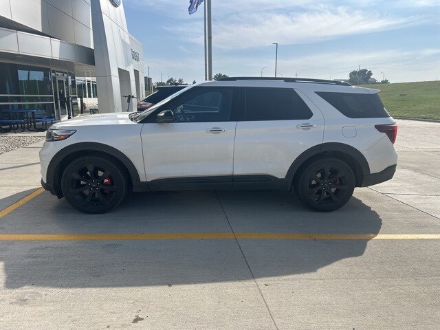 2020 Ford Explorer ST photo 3