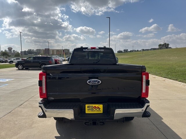 2025 Ford F-250 Lariat photo 3