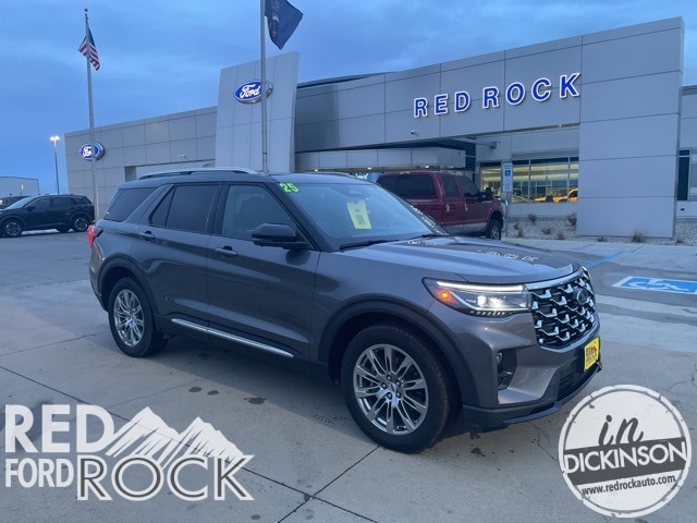 2025 Ford Explorer Platinum's photo