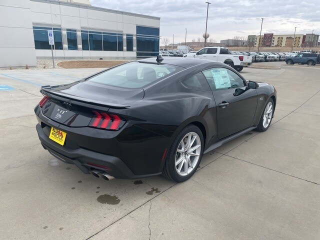 2025 Ford Mustang GT Premium photo 3