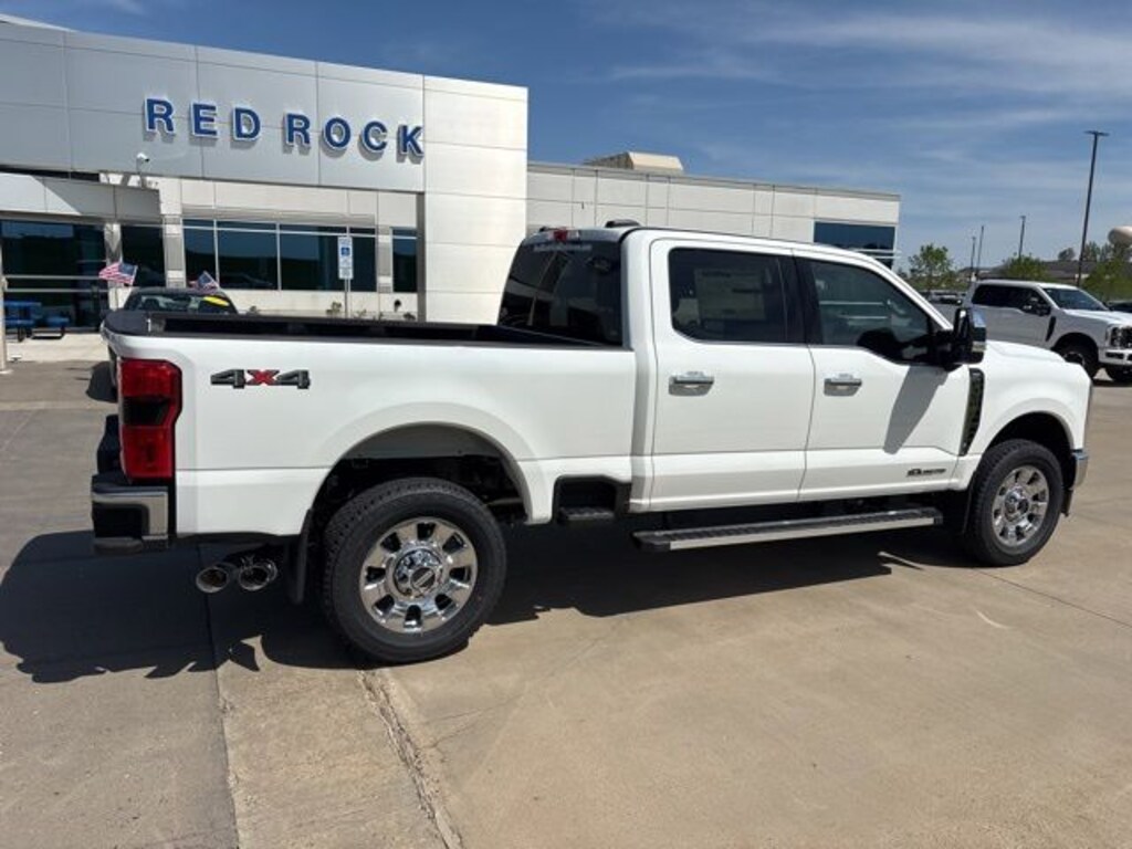 New 2026 Ford F-350 Lariat Truck Crew Cab