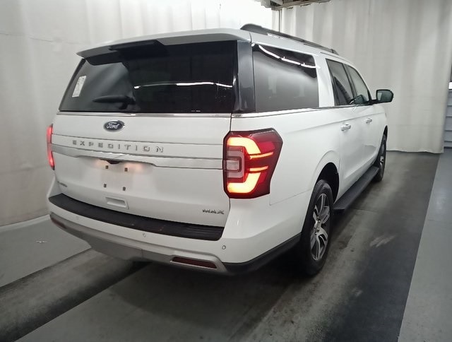 2024 Ford Expedition MAX photo 2