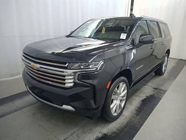 2022 Chevrolet Suburban High Country photo 3