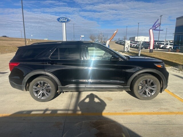 2022 Ford Explorer XLT photo 3