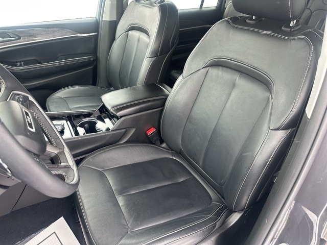 2023 Jeep Grand Cherokee Limited photo 4