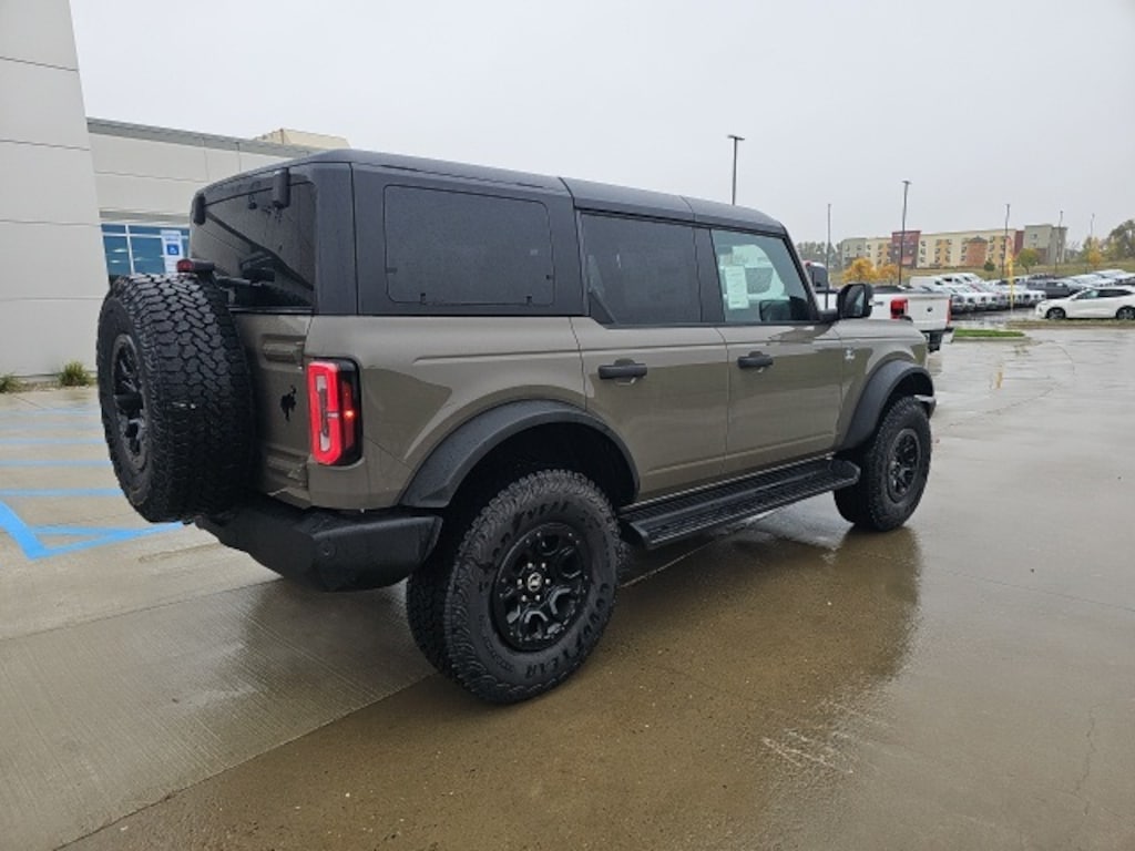 New 2025 Ford Bronco Outer Banks SUV