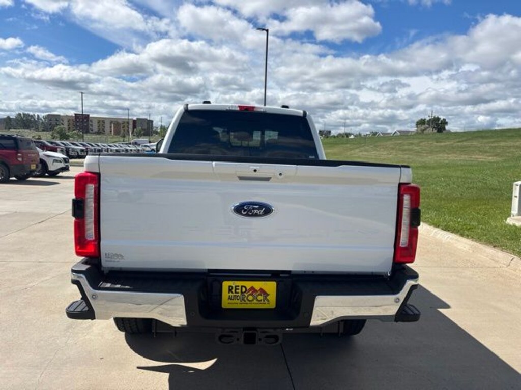 New 2026 Ford F-350 Lariat Truck Crew Cab