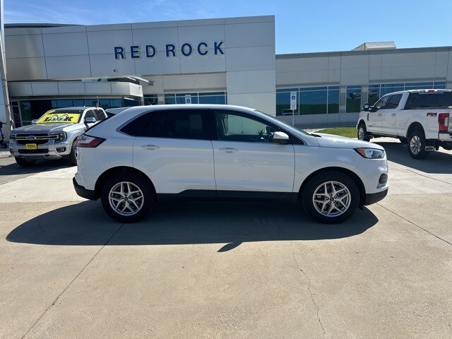 2024 Ford Edge SEL photo 2