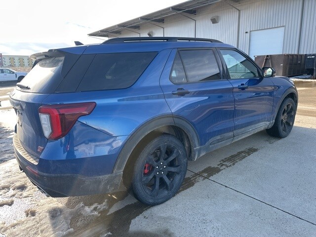 2022 Ford Explorer ST photo 2