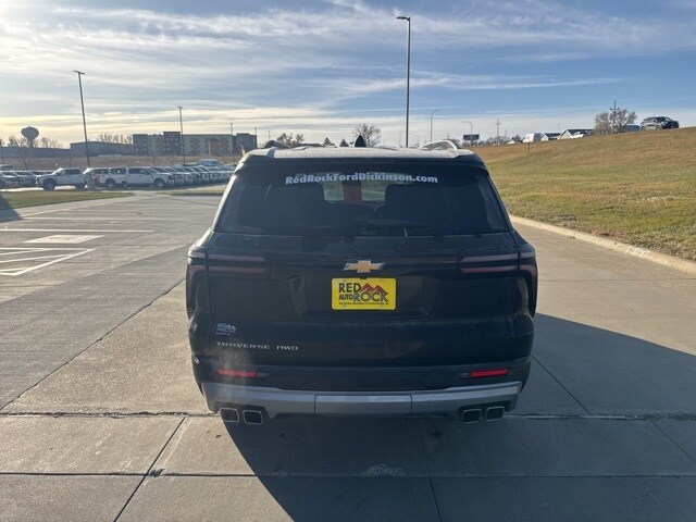 2025 Chevrolet Traverse photo 2