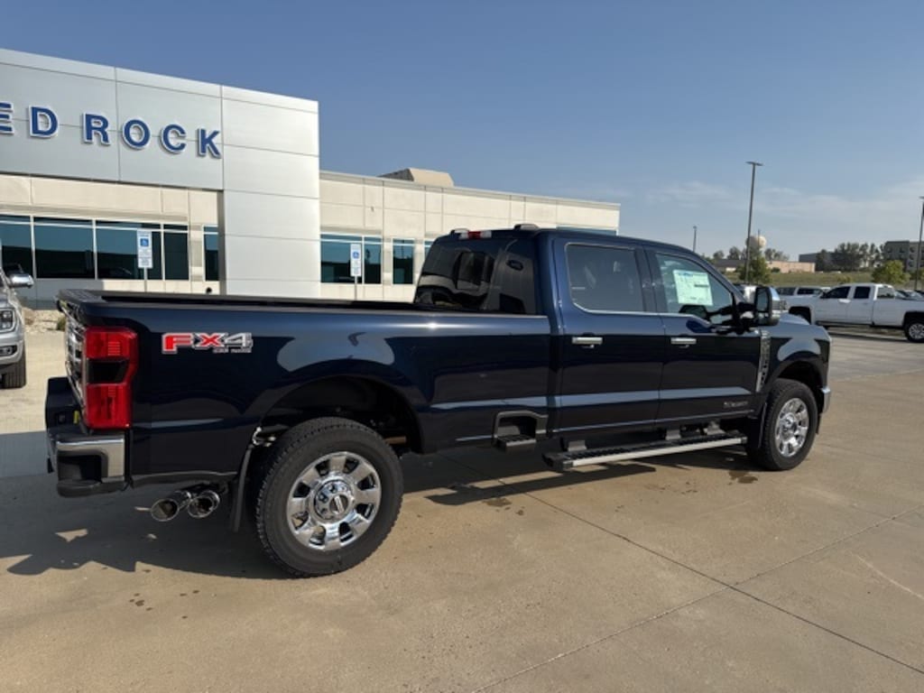 New 2025 Ford F-350 Lariat Truck Crew Cab