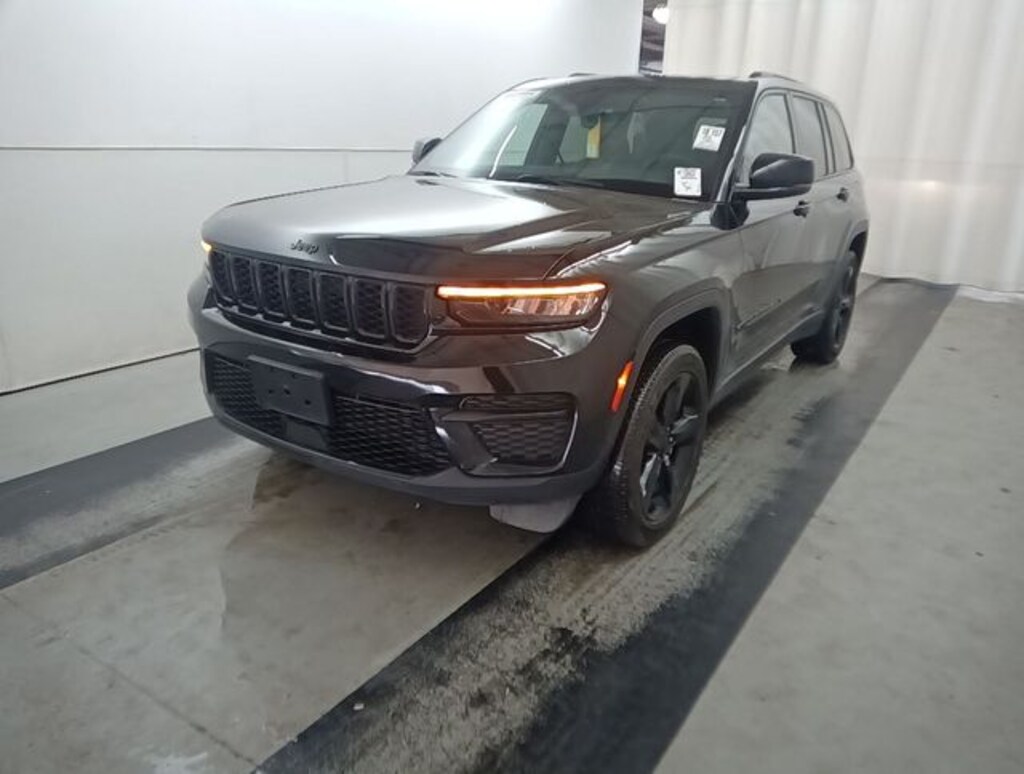 Certified 2024 Jeep Grand Cherokee Altitude SUV