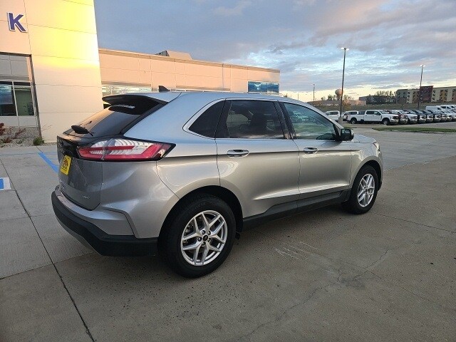 2024 Ford Edge SEL photo 3