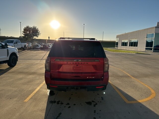 2021 Chevrolet Suburban RST photo 2