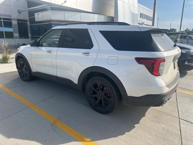 2020 Ford Explorer ST photo 4