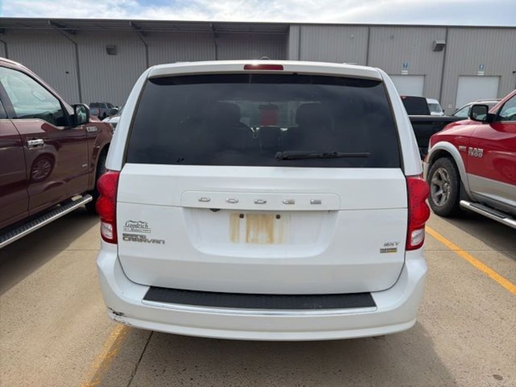 Used 2018 Dodge Grand Caravan SXT Van Passenger Van