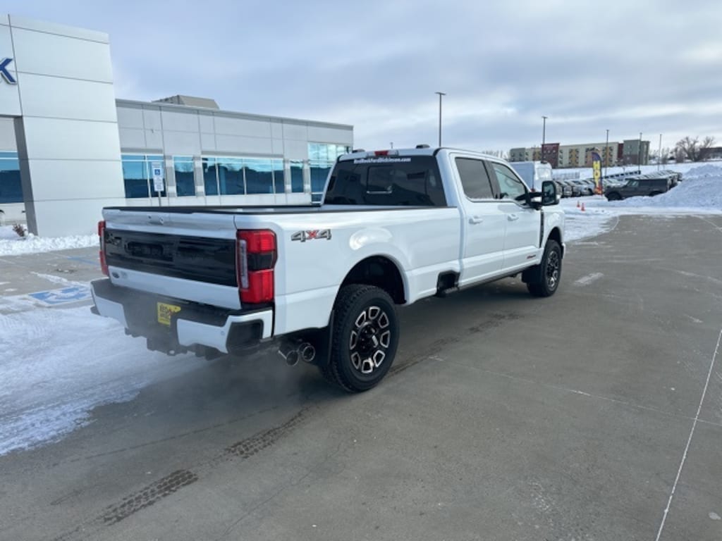 New 2026 Ford F-350 Platinum Truck Crew Cab