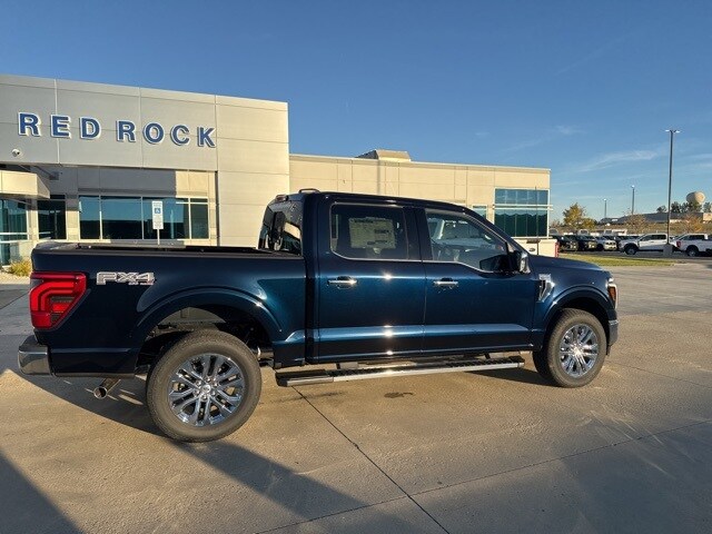 2025 Ford F-150 Lariat photo 3