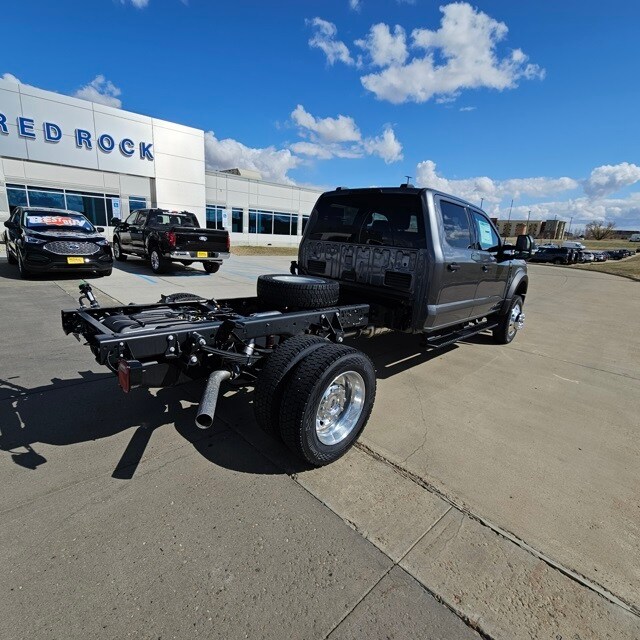 2025 Ford F-450 XLT photo 3