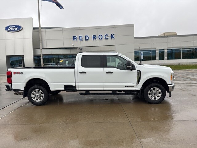 2023 Ford F-350 photo 2