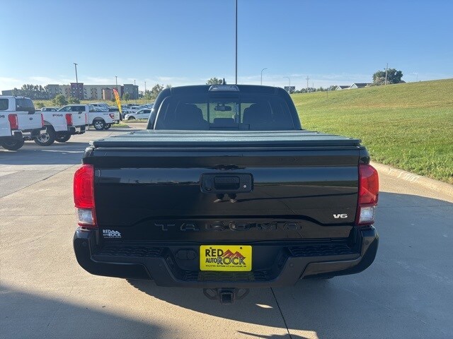 2017 Toyota Tacoma SR5 V6 photo 4