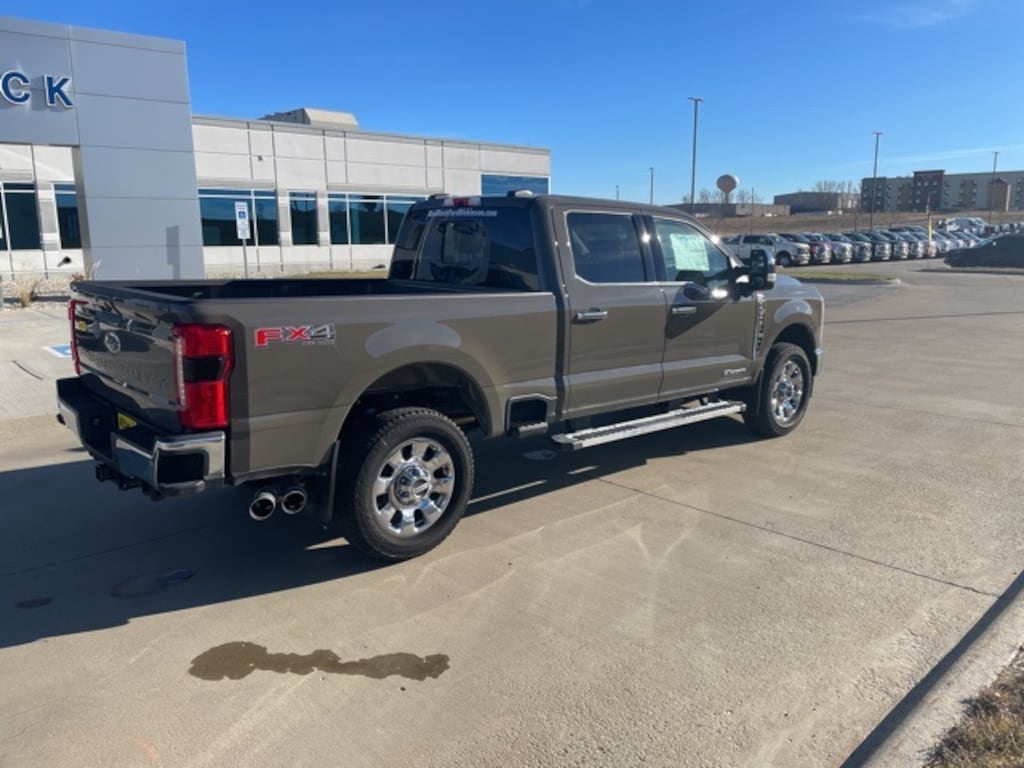 New 2026 Ford F-350 Lariat Truck Crew Cab