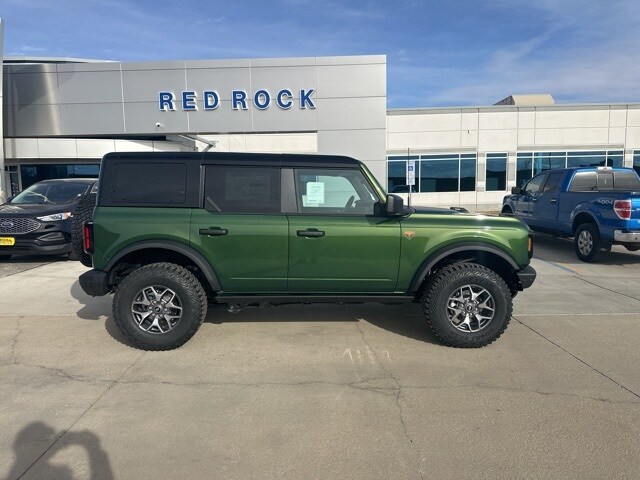 2025 Ford Bronco Badlands photo 2