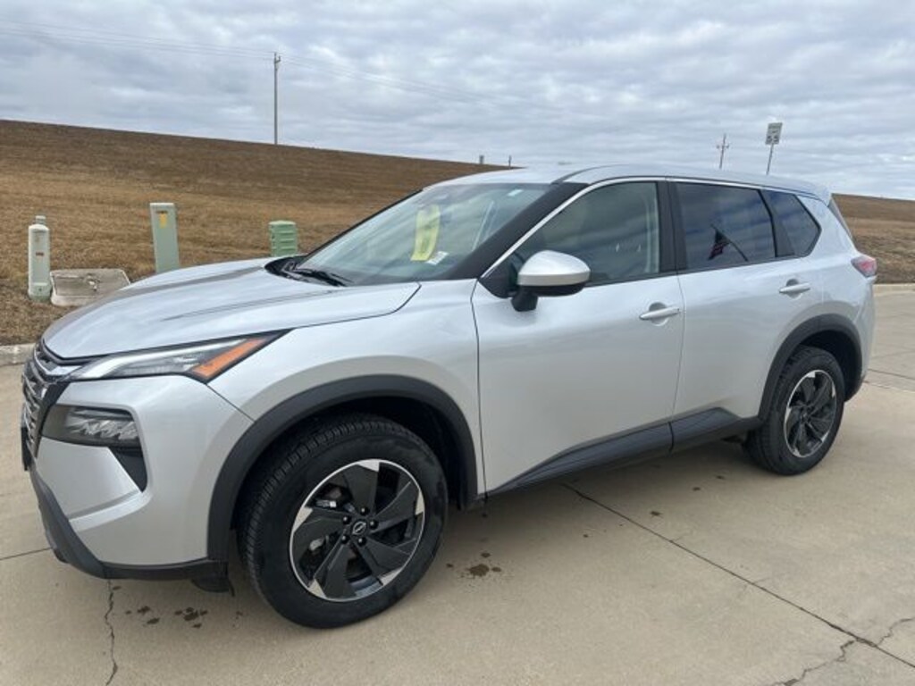 Used 2024 Nissan Rogue SV SUV