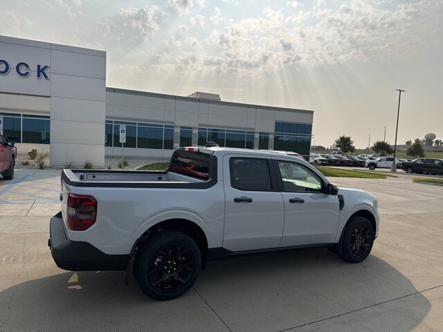 2025 Ford Maverick XLT photo 3