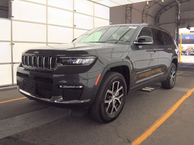 2024 Jeep Grand Cherokee Limited photo 2