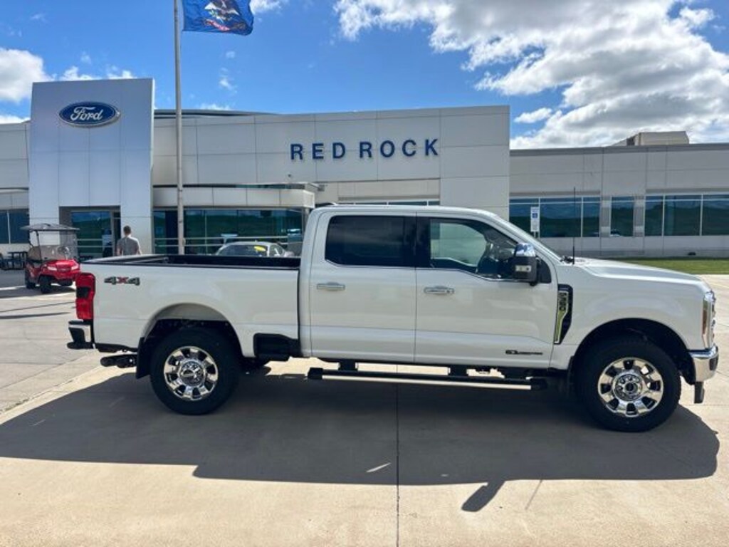 New 2026 Ford F-350 Lariat Truck Crew Cab