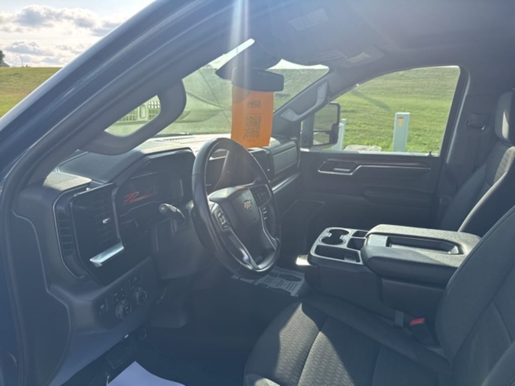 Used 2024 Chevrolet Silverado 1500 LT w/1LT Truck Crew Cab