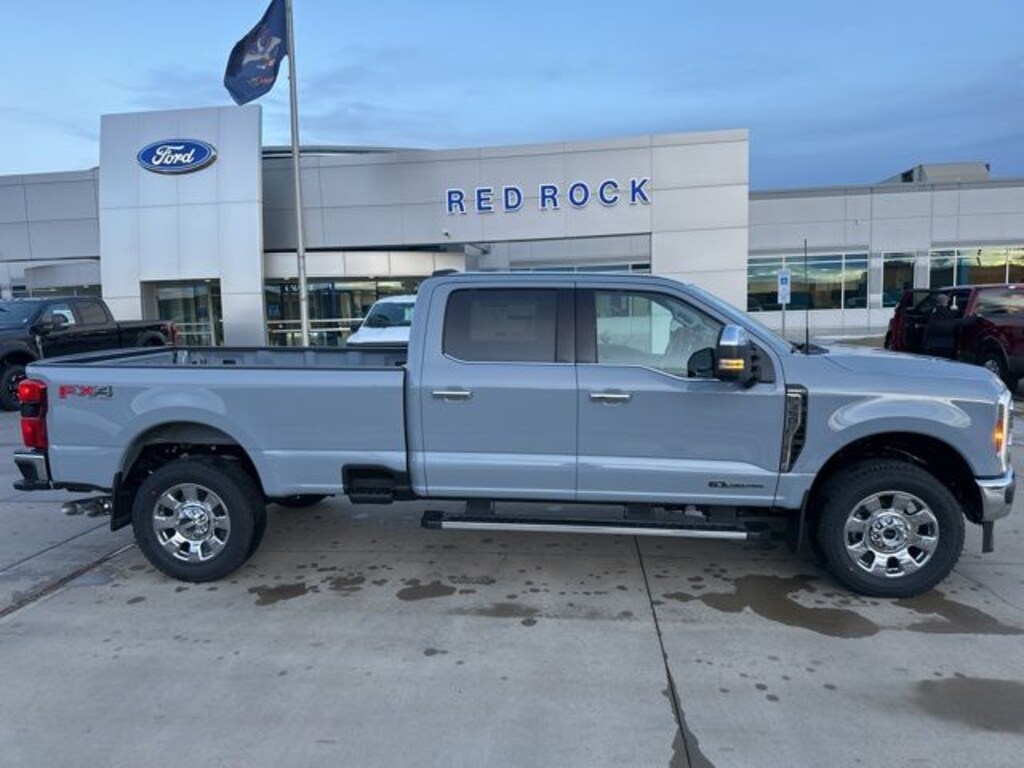 New 2026 Ford F-350 Lariat Truck Crew Cab