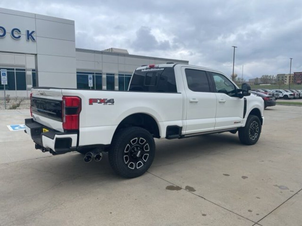 New 2026 Ford F-350 Platinum Truck Crew Cab